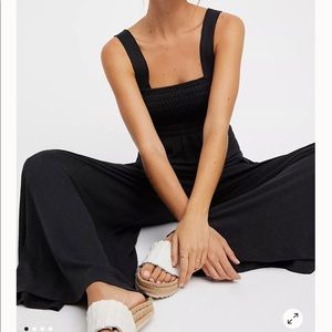 🖤Free People Black Homecoming Jumpsuit. Too Big, gently worn 2-3 times.🖤